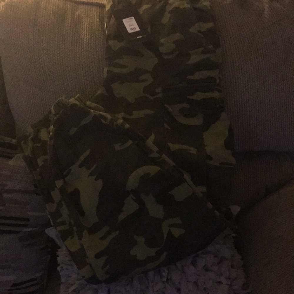 Camouflage oversized pant